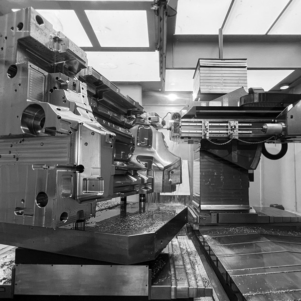 Metallbearbeitung mit NanoCoolant Tool-X MP101 EU – der innovative Kühlschmierstoff minimiert Reibung und reduziert die Temperatur.