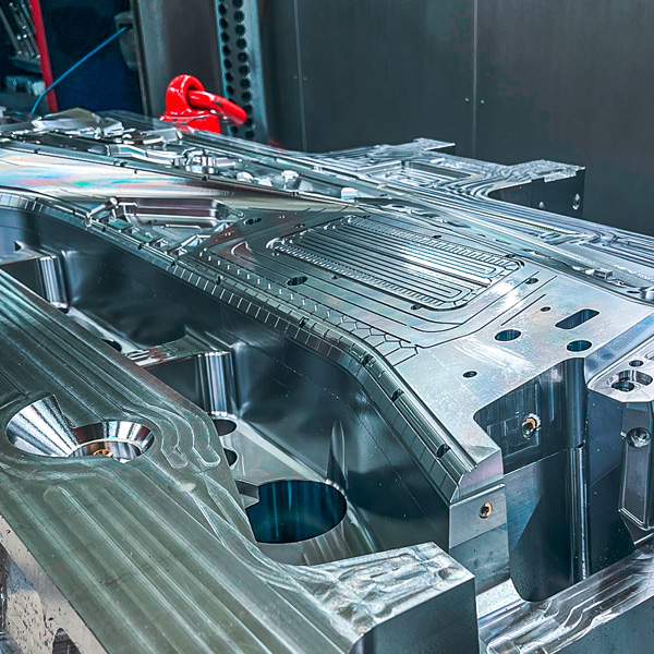 NanoCoolant Tool-X MP101 EU – der auf Nanotechnologie basierende Kühlschmierstoff reduziert Verschleiß und verbessert die Oberflächengüte.